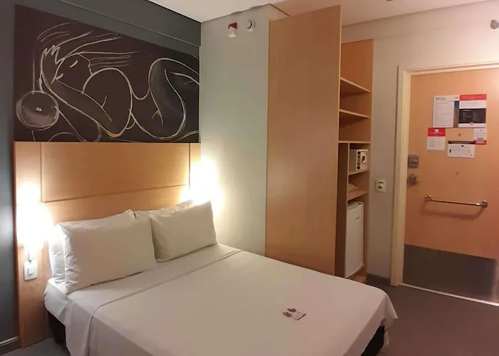 Ibis Jatai Shopping